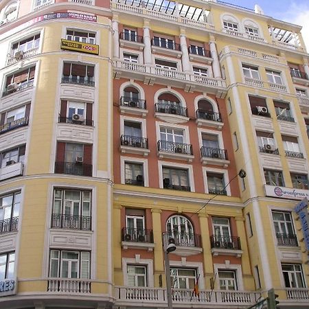 Hostal Buenos Aires Madrid Luaran gambar