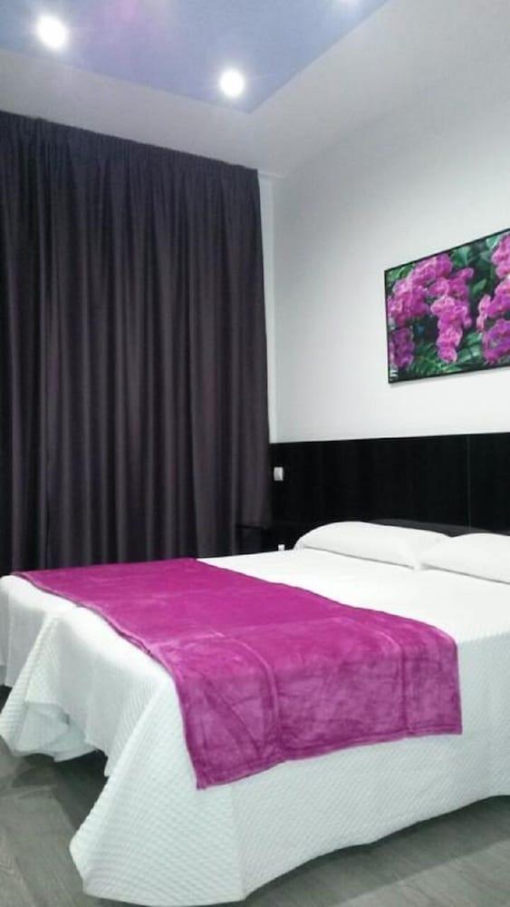 Hostal Buenos Aires Madrid Luaran gambar