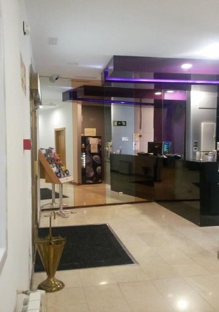 Hostal Buenos Aires Madrid Luaran gambar