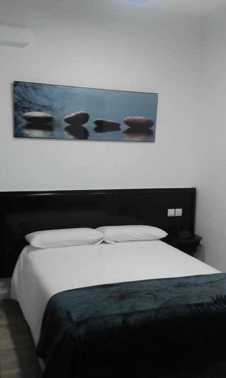 Hostal Buenos Aires Madrid Bilik gambar