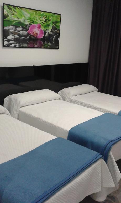 Hostal Buenos Aires Madrid Luaran gambar