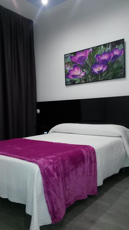 Hostal Buenos Aires Madrid Luaran gambar