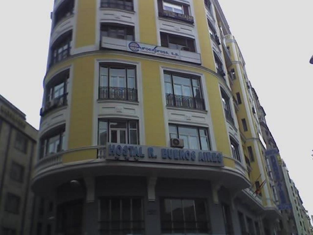 Hostal Buenos Aires Madrid Luaran gambar