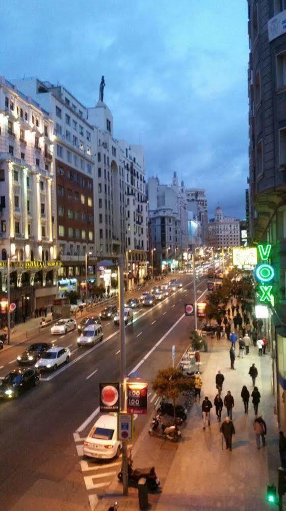 Hostal Buenos Aires Madrid Luaran gambar